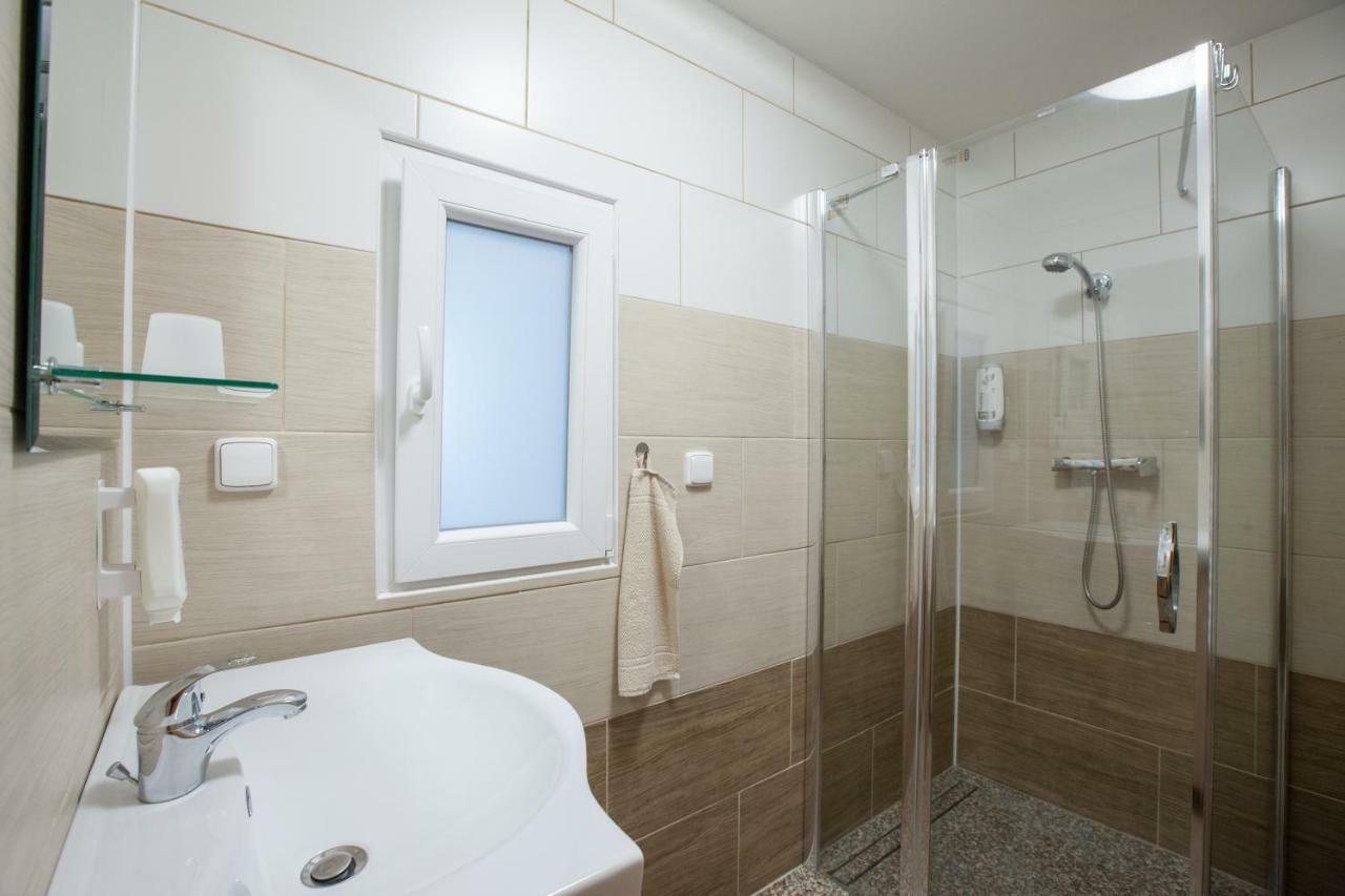 Hôtel Sklipek Vinarstvi Paul à Velké Bílovice Extérieur photo
