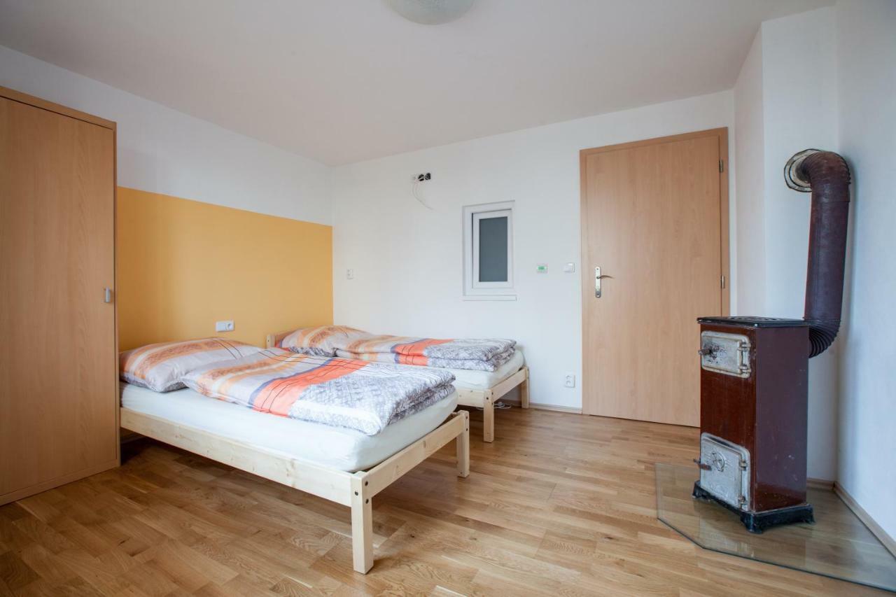Hôtel Sklipek Vinarstvi Paul à Velké Bílovice Extérieur photo