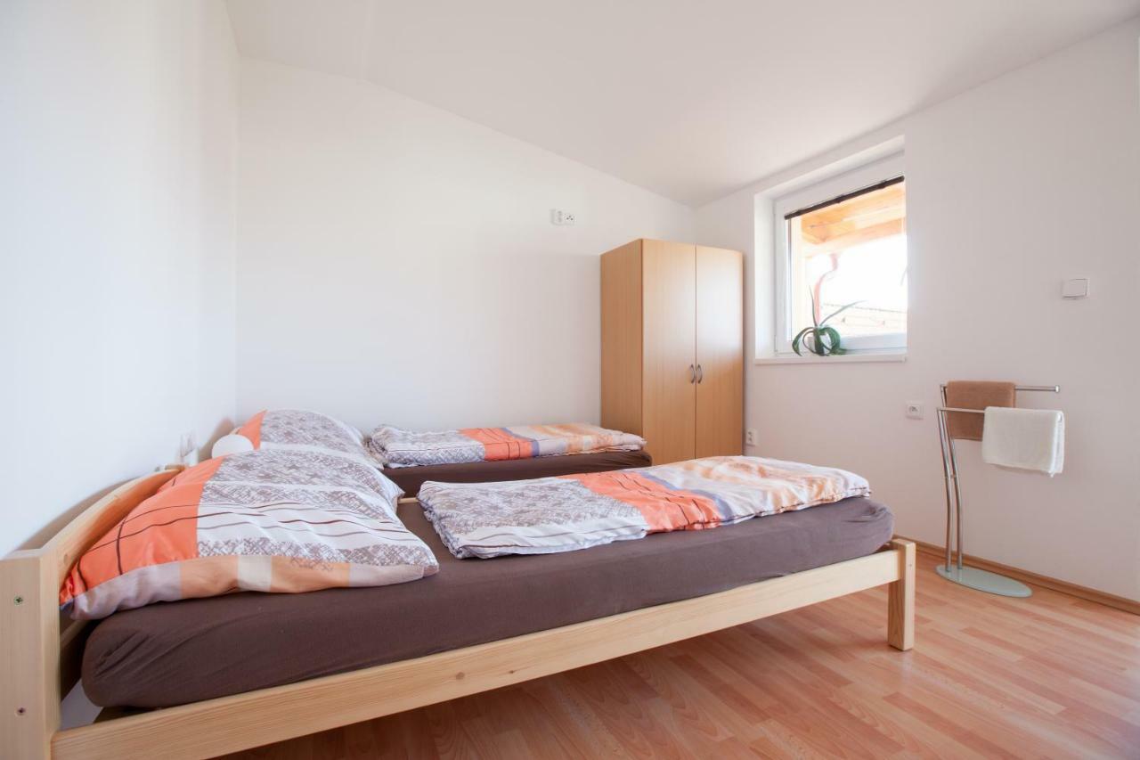 Hôtel Sklipek Vinarstvi Paul à Velké Bílovice Extérieur photo