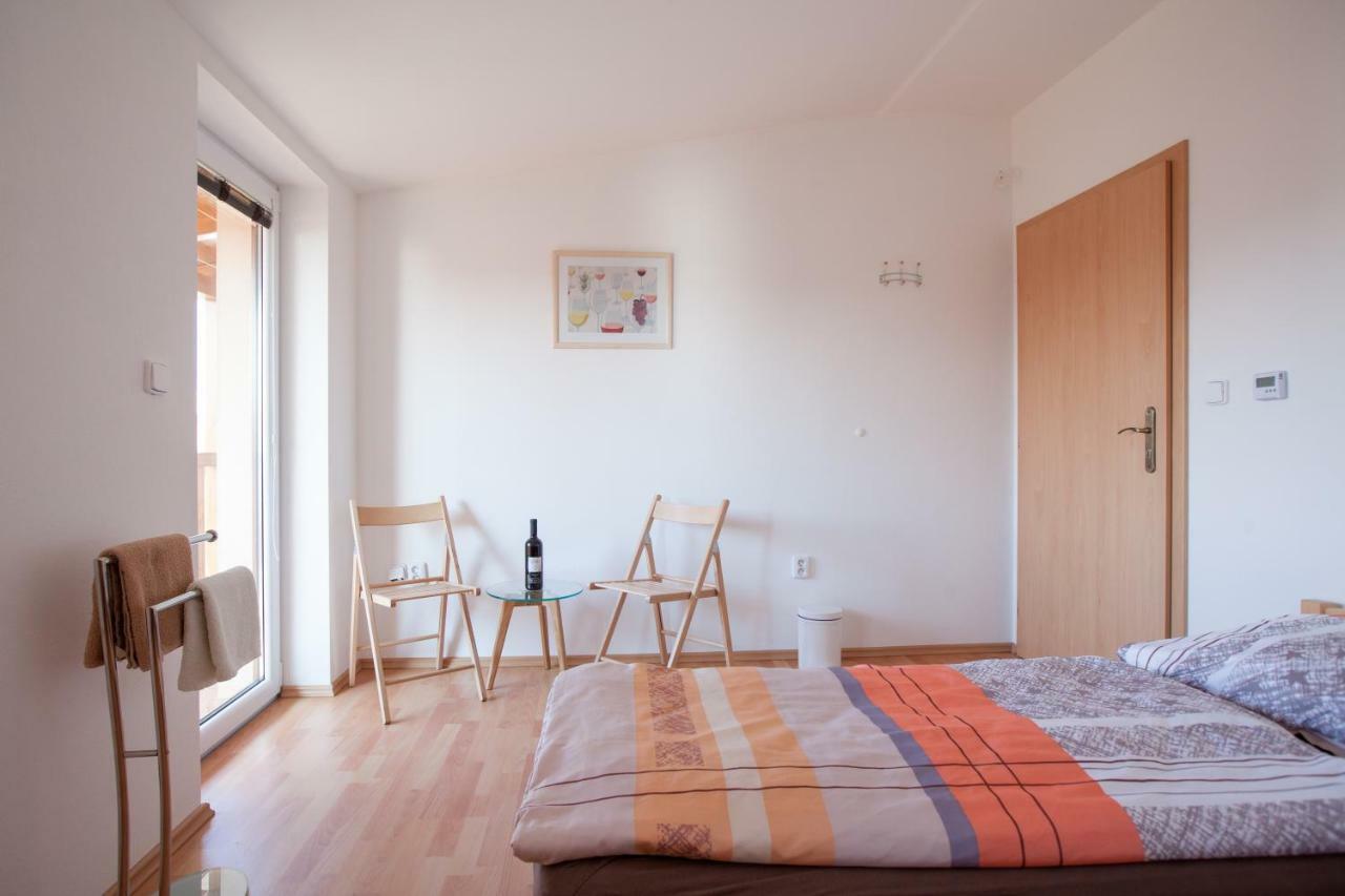 Hôtel Sklipek Vinarstvi Paul à Velké Bílovice Extérieur photo